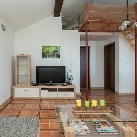 Holiday House D *