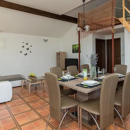 Holiday House D Supetar