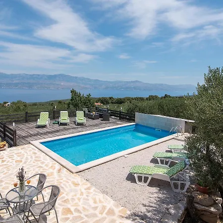 Holiday House D *